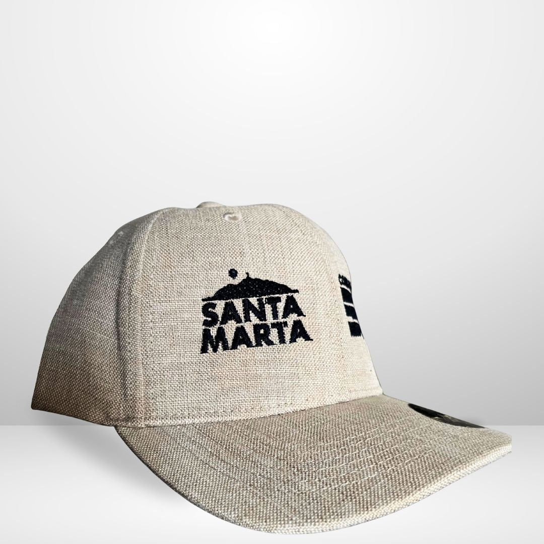 Gorra Conmemorativa 500 Años – Beige vintage con Bordado Negro