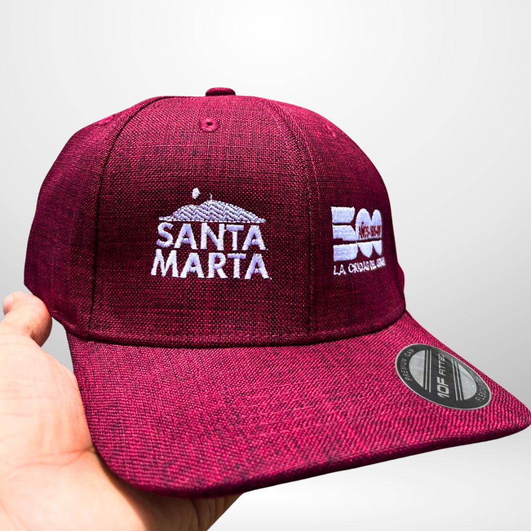 Gorra Conmemorativa 500 Años – Roja con Bordado Blanco